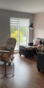 SUPERBE 4 1/2 SUR À LOUER, disponible le 1er Juillet, IMPECCABLE. - Photo 4