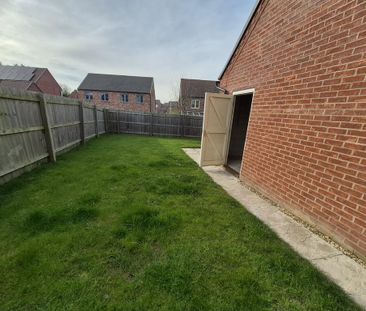 3 bedroom semi-detached house to rent - Photo 1