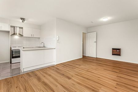 Low Maintenance Apartment - Photo 4