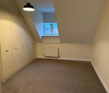 3 bedroom House To Let Total Size: 991 SQ FT - Photo 3