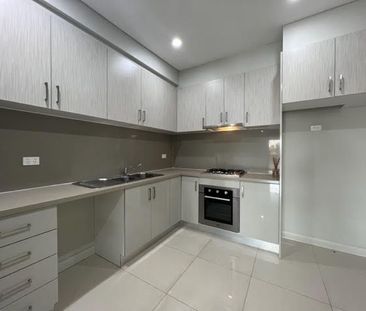 Spacious and Private 2 Bedroom Unit - Photo 4