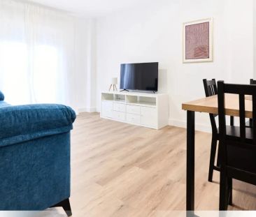 Room in a shared 4-bedroom apartment for rent in Nervión. - Photo 4