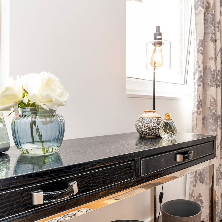 2 Bed Terraced House, Kramer Mews, SW5 - Photo 1