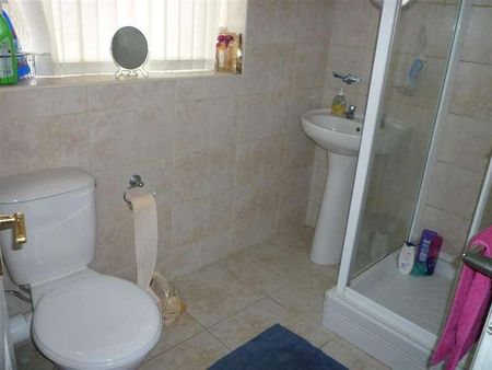 Warwick Street, Heaton, NE6 - Photo 2