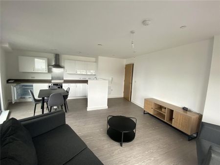 3 bedroom flat to rent - Photo 3