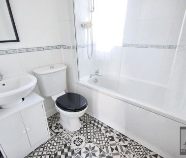 2 bedroom semi-detached house to rent - Photo 4