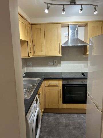 2 Bed Flat, Garden Eastfield Road, BS6 - Photo 4