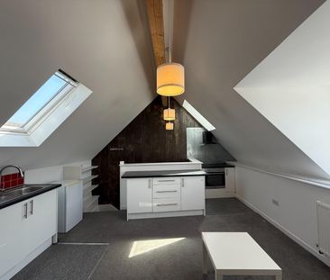 157 Clouds Hill Road, Bristol - Photo 5