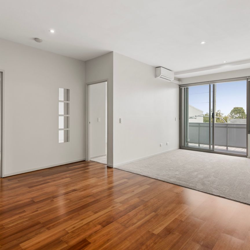 102/242 Glen Huntly Road, Elsternwick VIC 3185 - Apartment For Rent | Domain - Photo 1