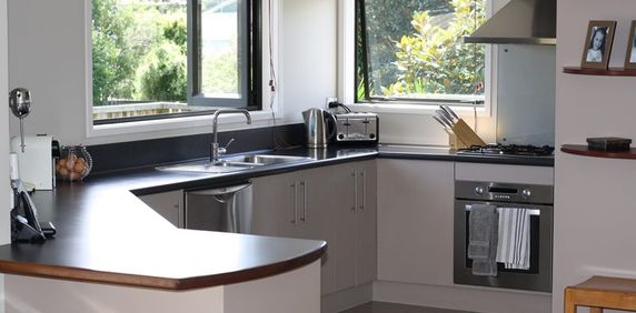 Modern Lynmore Home - Owhata - Photo 2