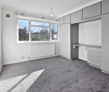 3 bedroom end of terrace house to rent - Photo 1