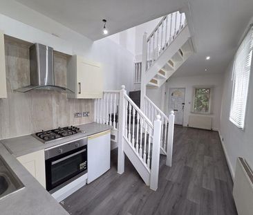 2 bedroom flat to rent - Photo 2