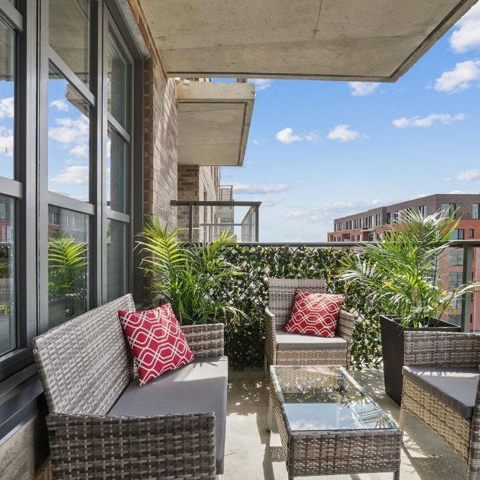 LUXURIOUS FULLY-FURNISHED CONDO - Photo 1