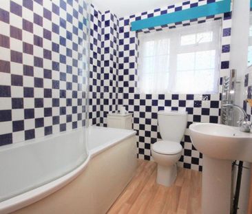 3 bedroom terraced house to rent - Photo 2