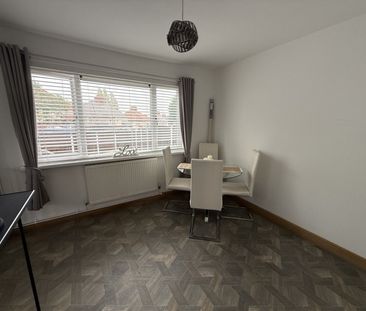 3 bed Semi-Detached - To Let - Photo 5
