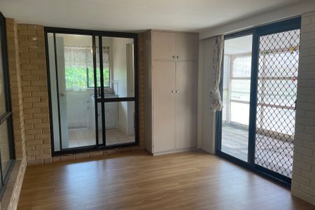 Conveniently located delight! - Photo 3