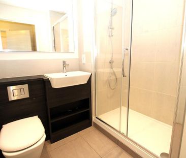 2 bedroom flat to rent - Photo 6