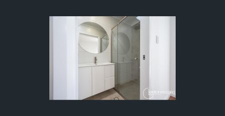 Modern & Stylish Living in a Newly Built Unit - Photo 5