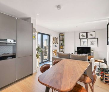 This 2 bed penthouse apartment, offers a wrap around balcony with p... - Photo 2