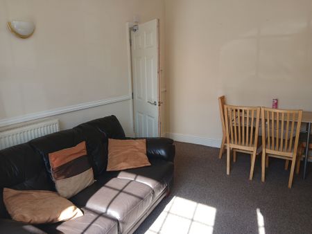 4 bed terraced house to rent in Avenue Road, Norwich, NR2 - Photo 5