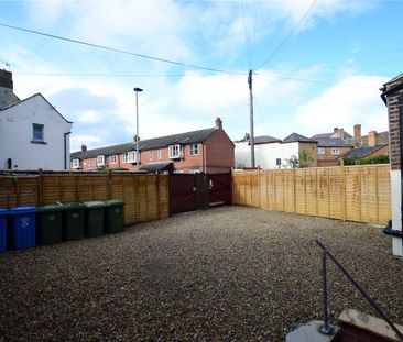 2 bed apartment to rent in Royal Crescent, Scarborough, YO11 - Photo 4