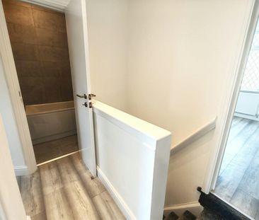 Terraced House to rent on - Photo 3