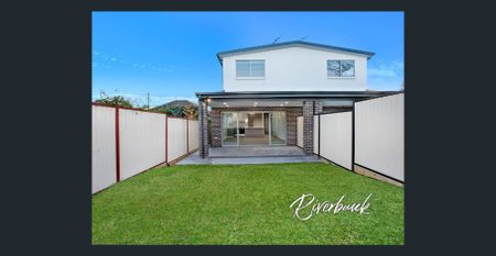 Modern Family Duplex - Photo 4