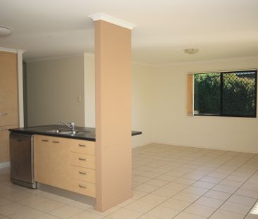 6 Leonie Court - Photo 2