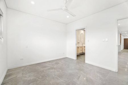 BRAND NEW APARTMENTS- AVALAIBLE FROM THE 12TH OF DECEMBER - Photo 4