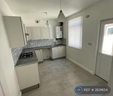 3 bedroom terraced house to rent - Photo 3