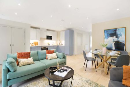 The Oakgate, KT22 7RZ, Surrey - Photo 5