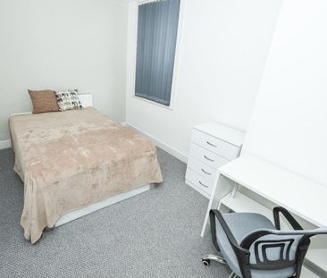 5 bedroom House To Let Total Size: 1314 SQ FT - Photo 3