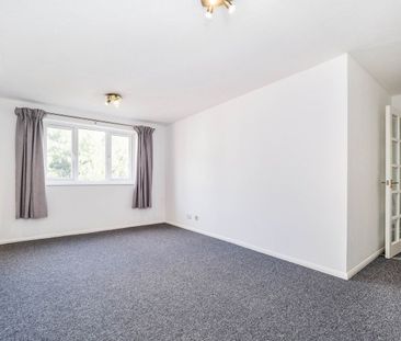 2 Bed Flat, Greenslade Road, IG11 - Photo 3