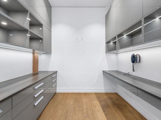 Ultimate Luxury in Heritage Woolstore - Photo 1