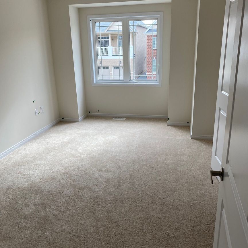 For Lease - 8731 Chickory Trail, Niagara Falls, Ontario - Photo 1