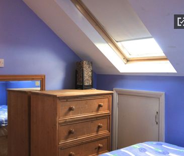 Relaxing room in shared apartment in Terenure, Dublin - Photo 2