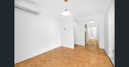 3 Month Lease Only - Charming Two Bedroom Unfurnished Unit - Photo 5