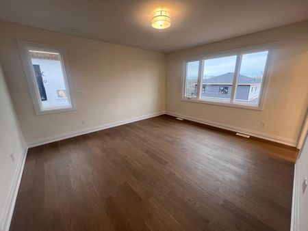 For Lease - 6458 Sunshine Common, Niagara Falls, Ontario - Photo 2