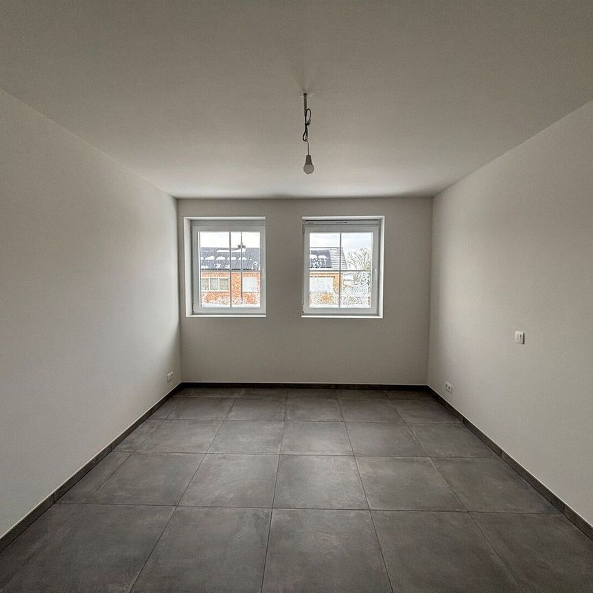 Rustiggelegen, hoogwaardig afgewerkte nieuwbouwwoning nabij het centrum! - Photo 1