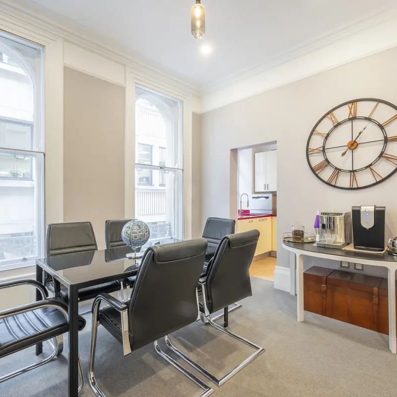 1 bedroom flat in 25 Jermyn Street - Photo 1