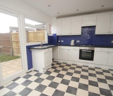 3 bedroom terraced house to rent - Photo 5