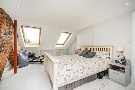 4 bedroom terraced house to rent - Photo 4