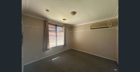 Charming 3 Bedroom Home - Photo 5