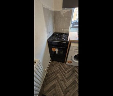 1 Bed Terraced House, Aviary Mount, LS12 - Photo 1