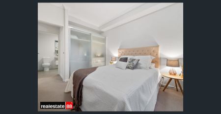 ICONIC SWAN RIVER VIEWS! - Photo 4