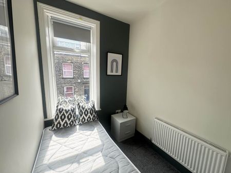 Westover Road (Room 2), Bramley, Leeds - Photo 3