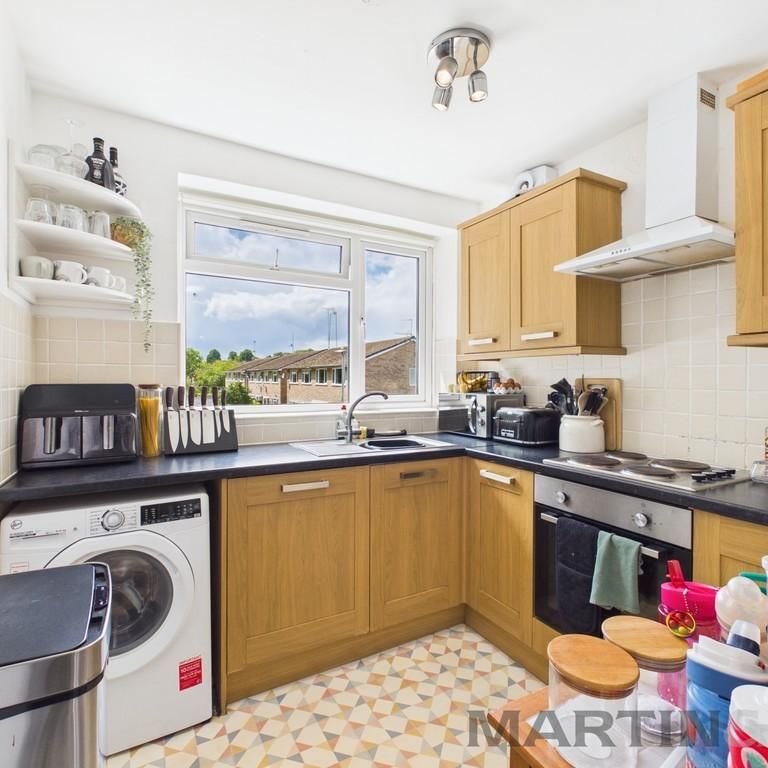 2 bedroom maisonette to rent - Photo 1