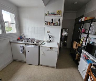 Location Appartement 1 pièce 18m² LE CREUSOT 71200 - Photo 2