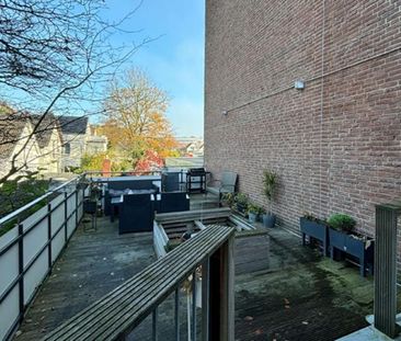 Großzügige 2-Zimmerwohnung mit Dachterrasse in zentraler Wohnlage - Photo 2