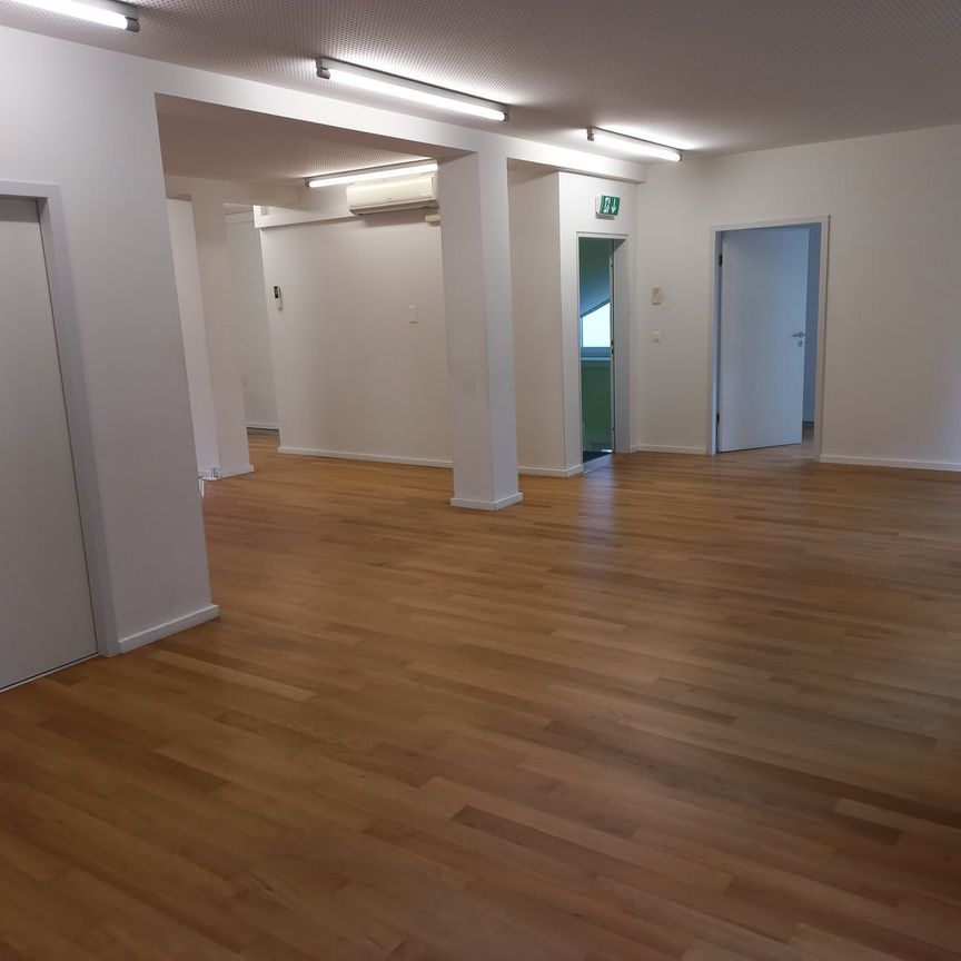 2.5 Zimmer, 100 m², 2. Stock - Photo 1